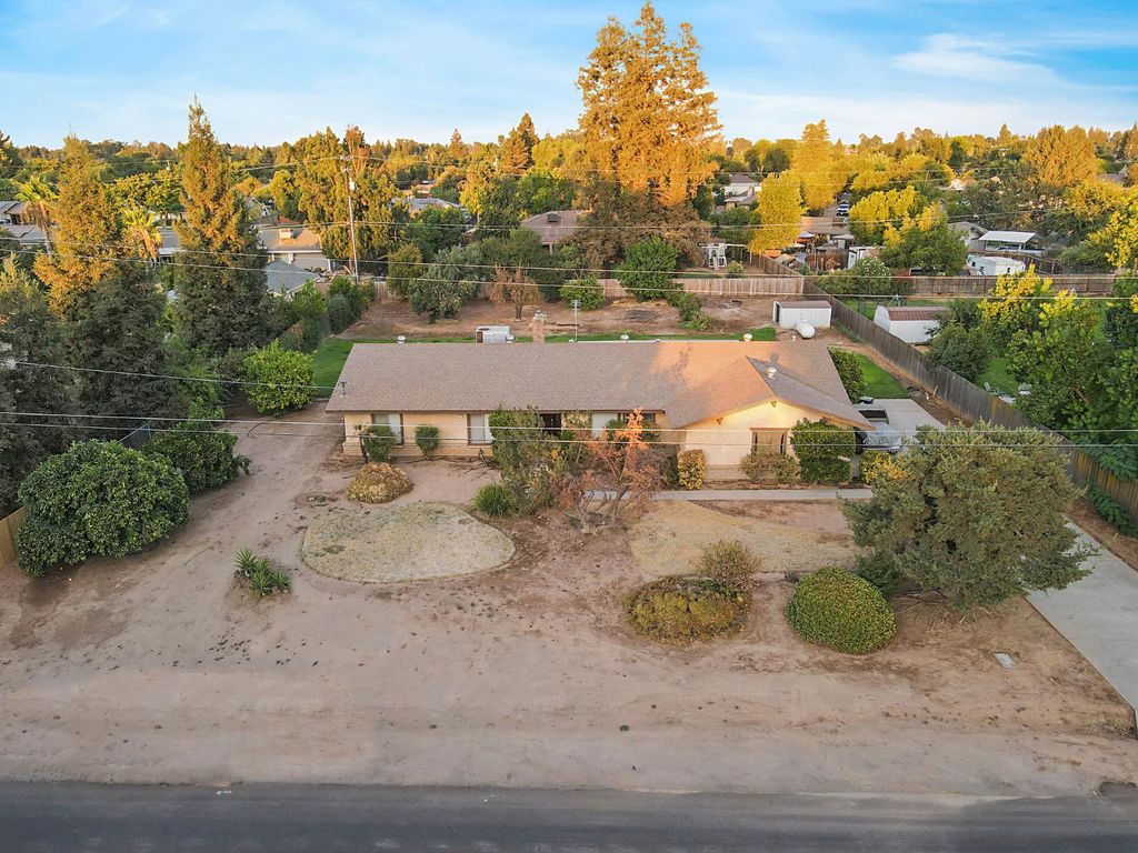 Image 1 of property listing at 12165 Caron Way, Madera, CA 93636