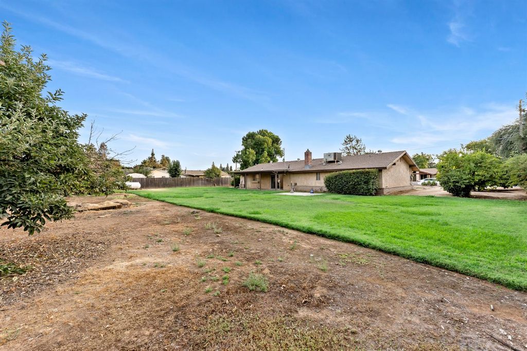 Image 21 of property listing at 12165 Caron Way, Madera, CA 93636