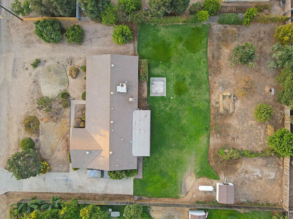 Image 23 of property listing at 12165 Caron Way, Madera, CA 93636