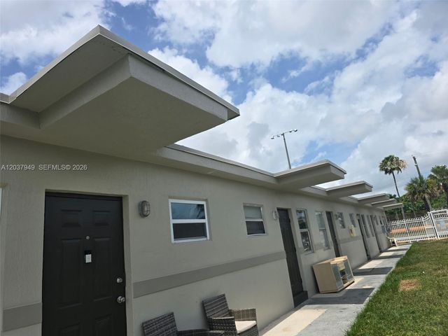 320 SW 11th Ave 2, Homestead, FL 33030