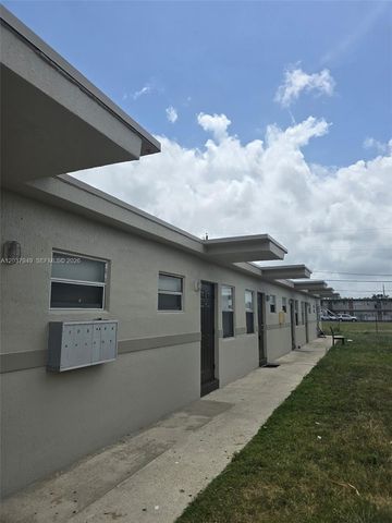 320 SW 11th Ave 2, Homestead, FL 33030