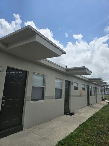 320 SW 11th Ave 2, Homestead, FL 33030