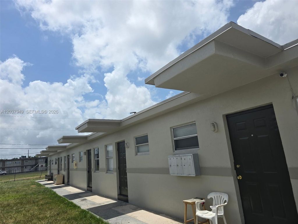 320 SW 11th Ave 2, Homestead, FL 33030