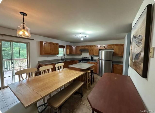 556 Airport Road, Swan Lake, NY 12783