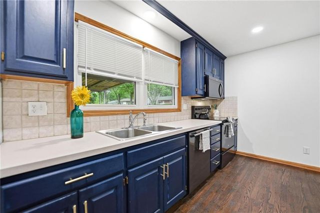 8145 Walmer Street, Overland Park, KS 66204