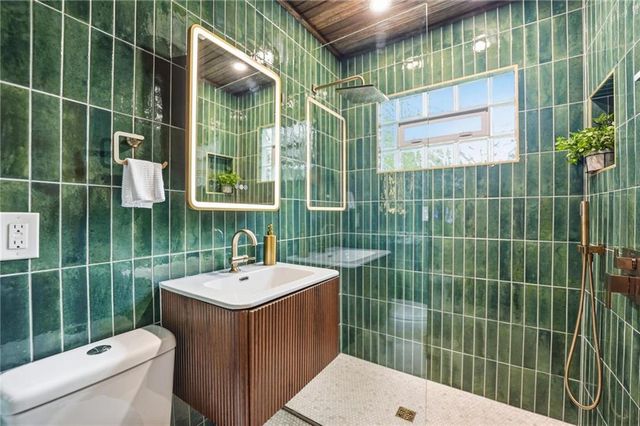 8145 Walmer Street, Overland Park, KS 66204