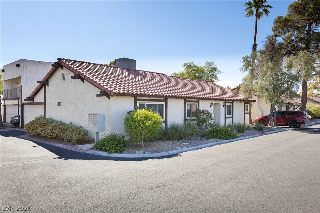 817 Spyglass Lane, Las Vegas, NV 89107 — photo 2