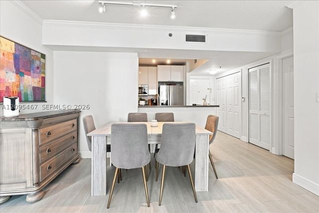 2665 SW 37th Ave 211, Miami, FL 33133