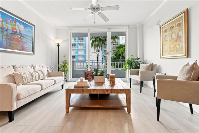 2665 SW 37th Ave 211, Miami, FL 33133