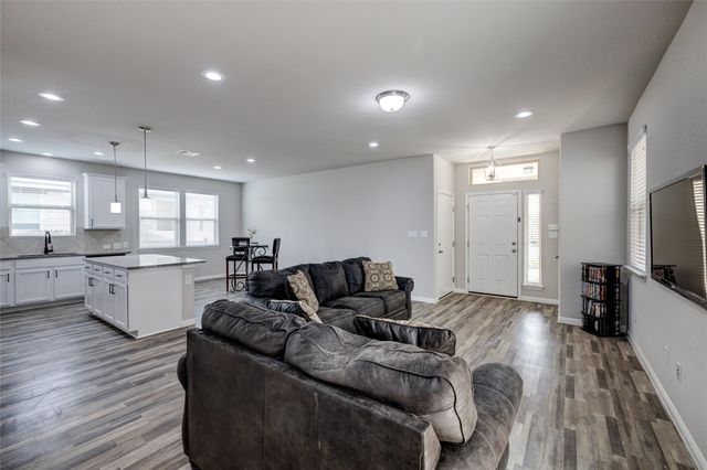 128 Shearwater LN, Leander, TX 78641