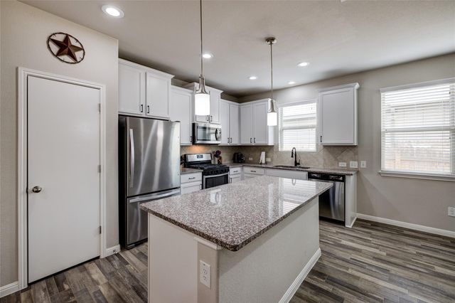 128 Shearwater LN, Leander, TX 78641