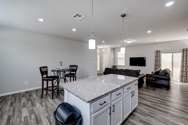 128 Shearwater LN, Leander, TX 78641