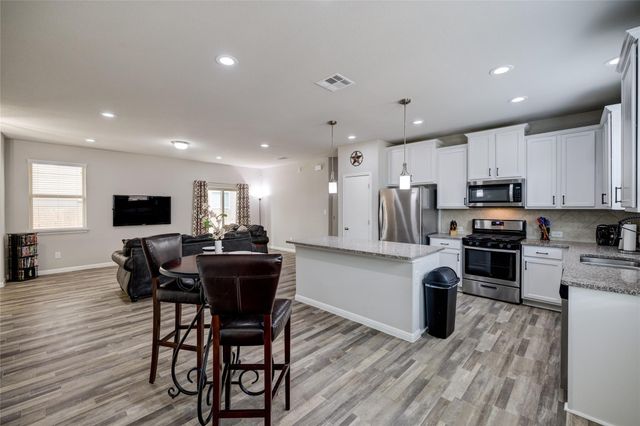 128 Shearwater LN, Leander, TX 78641