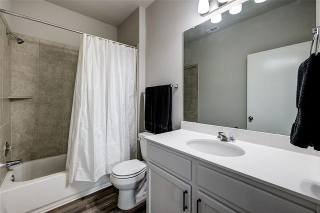 128 Shearwater LN, Leander, TX 78641