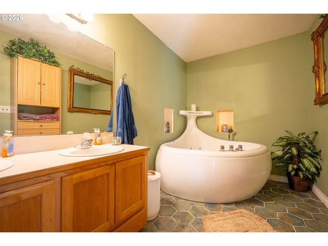 13130 Sw HILLSBORO Hwy, Hillsboro, OR 97123
