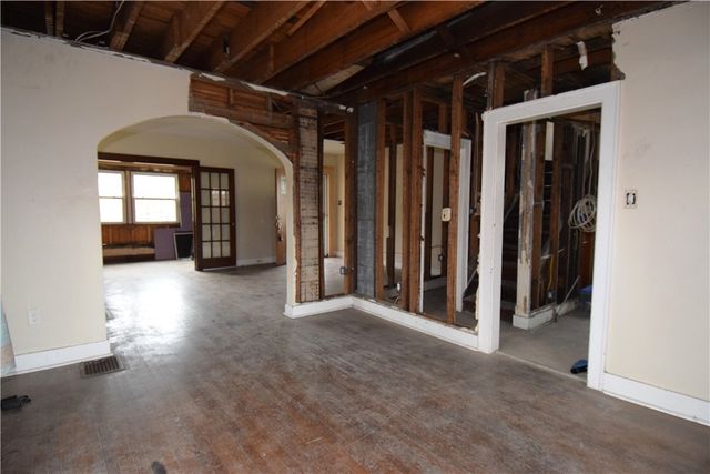 621 Watson St, Coraopolis, PA 15108