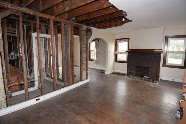 621 Watson St, Coraopolis, PA 15108