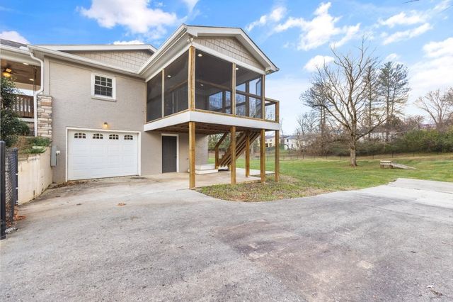 300 DeKalb St, Mcminnville, TN 37110