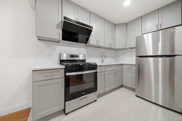141-15 Cherry Avenue 3C, Flushing, NY 11355