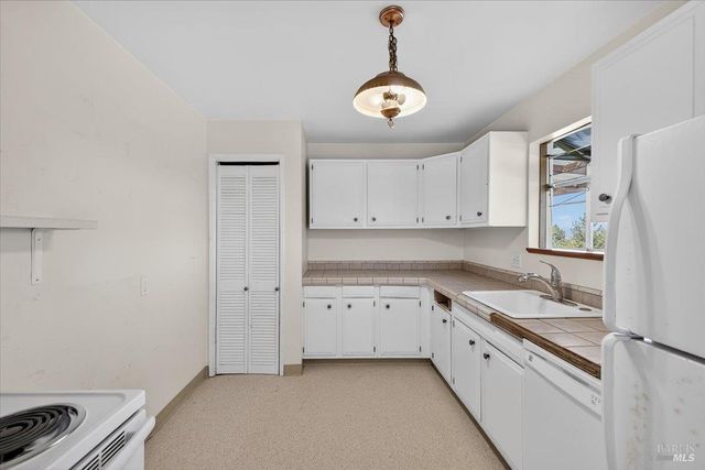 3477 Thorn Rd, Sebastopol, CA 95472