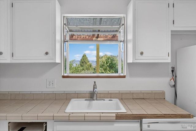 3477 Thorn Rd, Sebastopol, CA 95472