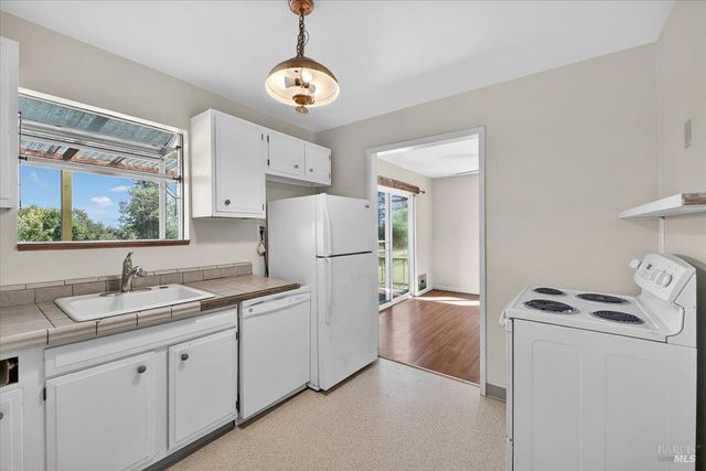 3477 Thorn Rd, Sebastopol, CA 95472