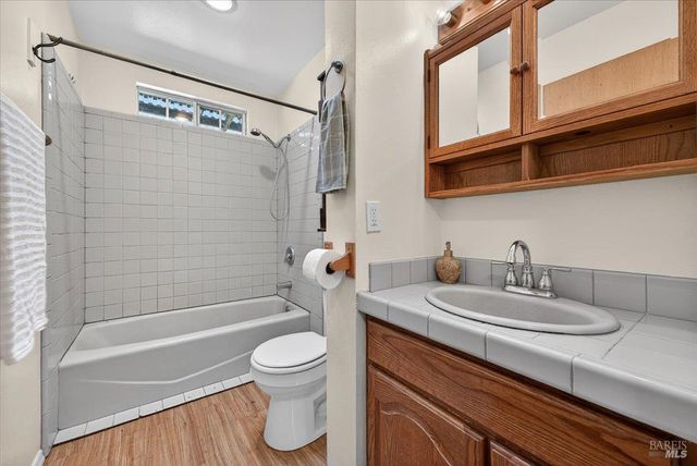 3477 Thorn Rd, Sebastopol, CA 95472