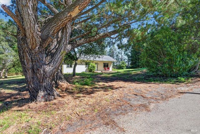 3477 Thorn Rd, Sebastopol, CA 95472
