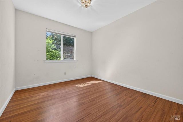 3477 Thorn Rd, Sebastopol, CA 95472