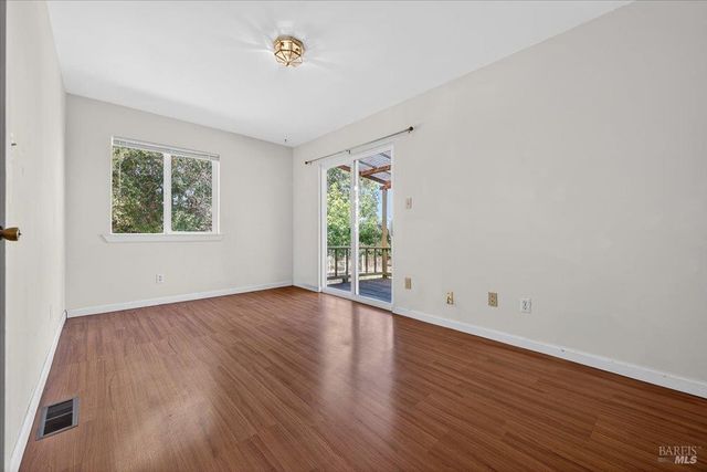 3477 Thorn Rd, Sebastopol, CA 95472