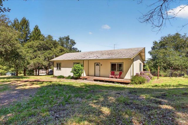 3477 Thorn Rd, Sebastopol, CA 95472