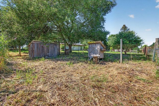 3477 Thorn Rd, Sebastopol, CA 95472