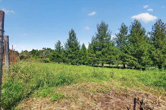 3477 Thorn Rd, Sebastopol, CA 95472