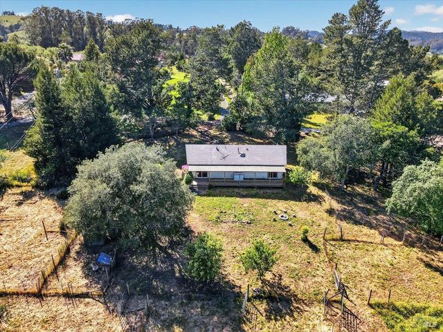 3477 Thorn Rd, Sebastopol, CA 95472