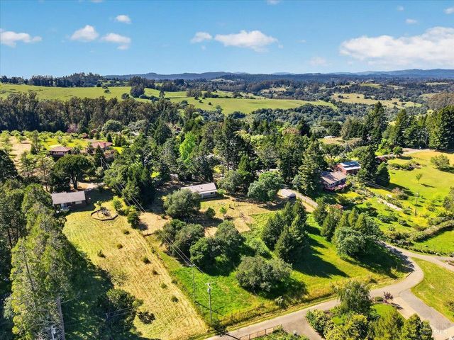 3477 Thorn Rd, Sebastopol, CA 95472