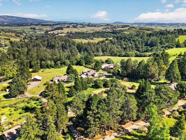 3477 Thorn Rd, Sebastopol, CA 95472