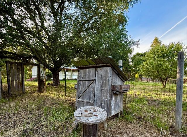 3477 Thorn Rd, Sebastopol, CA 95472
