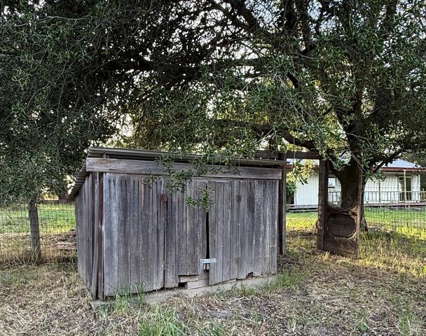 3477 Thorn Rd, Sebastopol, CA 95472