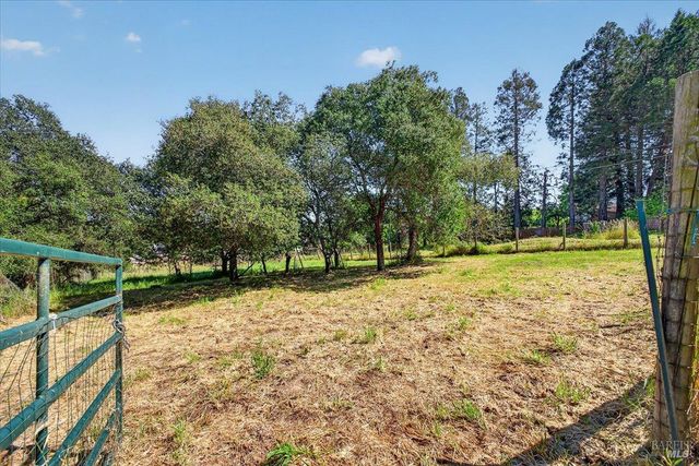 3477 Thorn Rd, Sebastopol, CA 95472