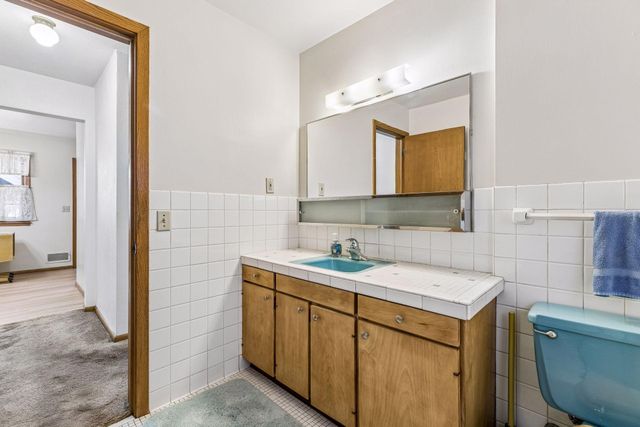 1411 Alaska Avenue, Saint Paul, MN 55116