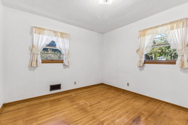 1411 Alaska Avenue, Saint Paul, MN 55116