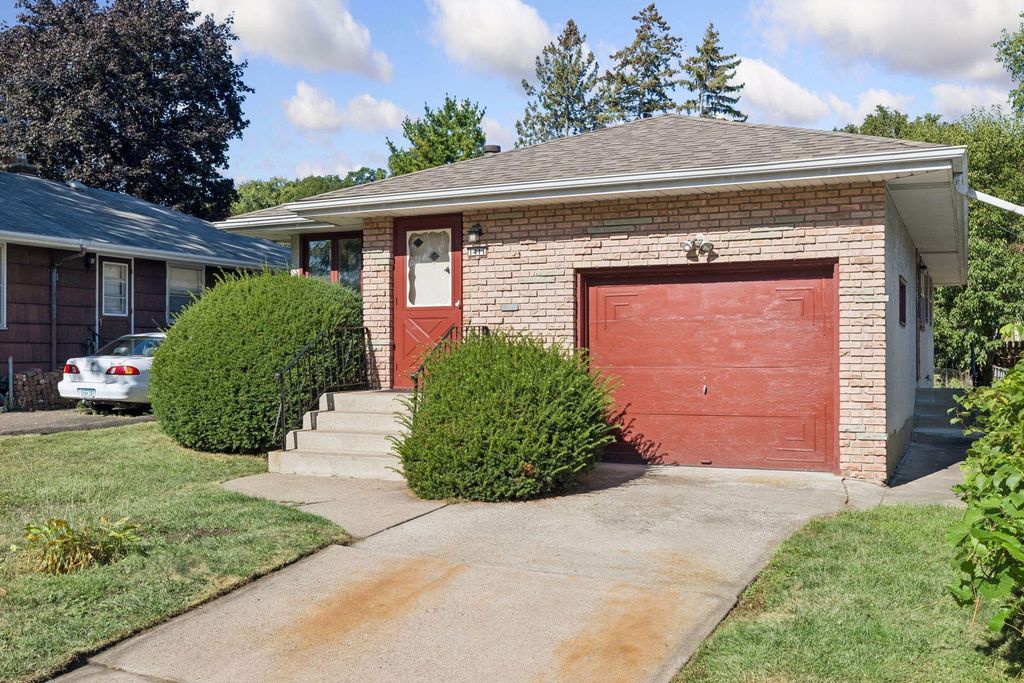 1411 Alaska Avenue, Saint Paul, MN 55116