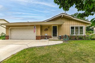 415 E Golden LANE, Oak Creek, WI 53154