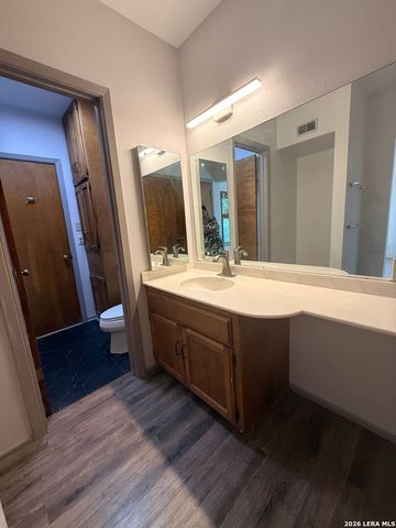 415 Albany St Apt F, Alamo Heights, TX 78209