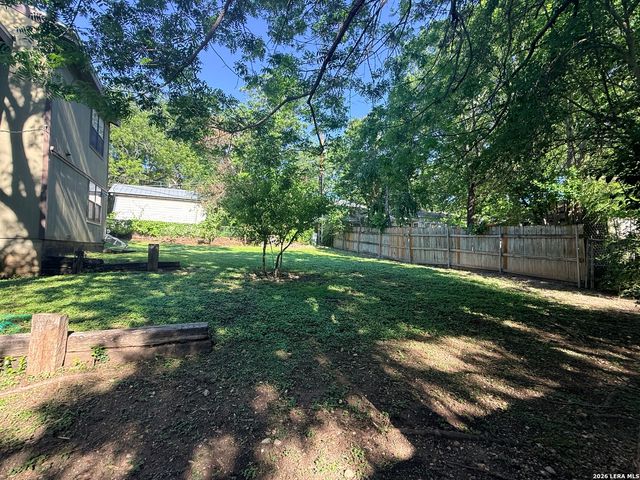 415 Albany St Apt F, Alamo Heights, TX 78209