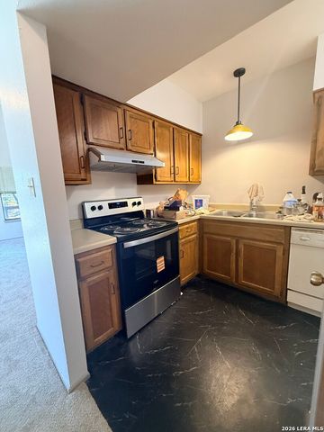 415 Albany St Apt F, Alamo Heights, TX 78209