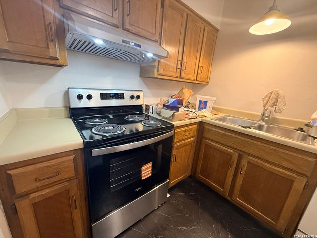 415 Albany St Apt F, Alamo Heights, TX 78209
