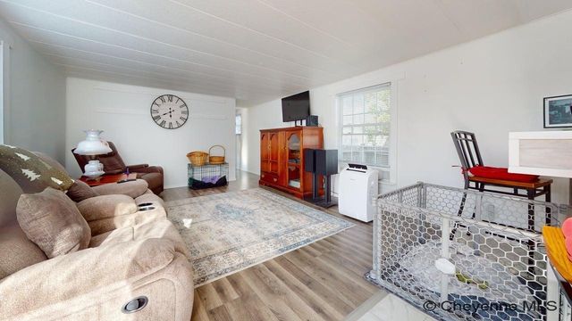300 SOUTH FORK RD, Cheyenne, WY 82007