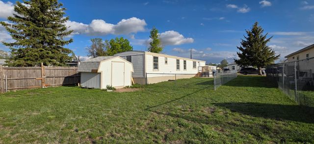 300 SOUTH FORK RD, Cheyenne, WY 82007