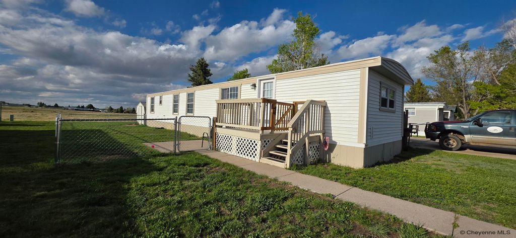 300 SOUTH FORK RD, Cheyenne, WY 82007